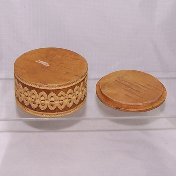 VTG- Birch Bark Trinket Box - Picture 4 of 6